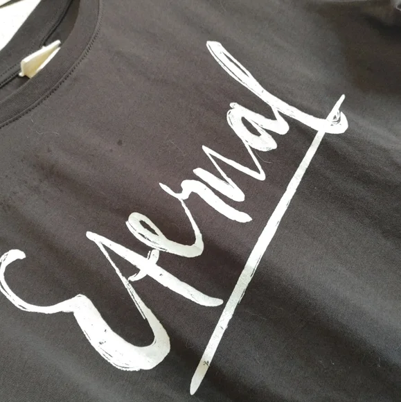 NWT Graphic tee - Picture 2 of 3